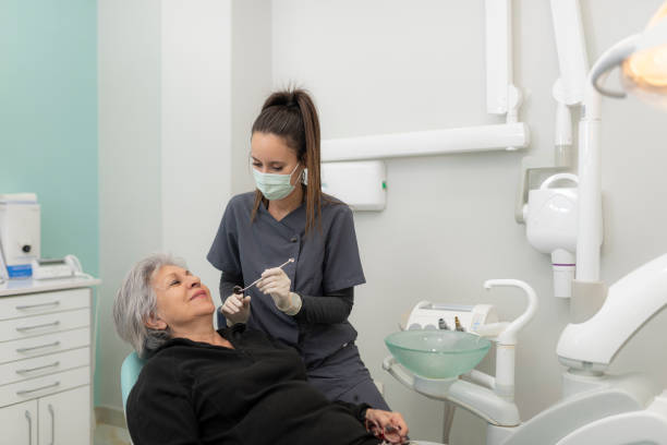 Best Holiday Emergency Dentist in Loughman, FL