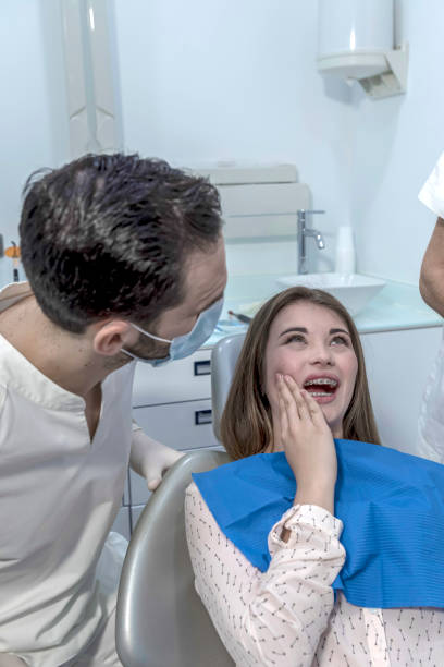 Best Weekend Emergency Dentist in Loughman, FL